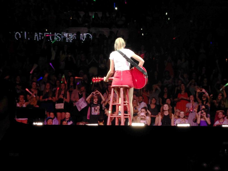 Taylor Swift — November 30 - Auckland, New Zealand — photo 27
