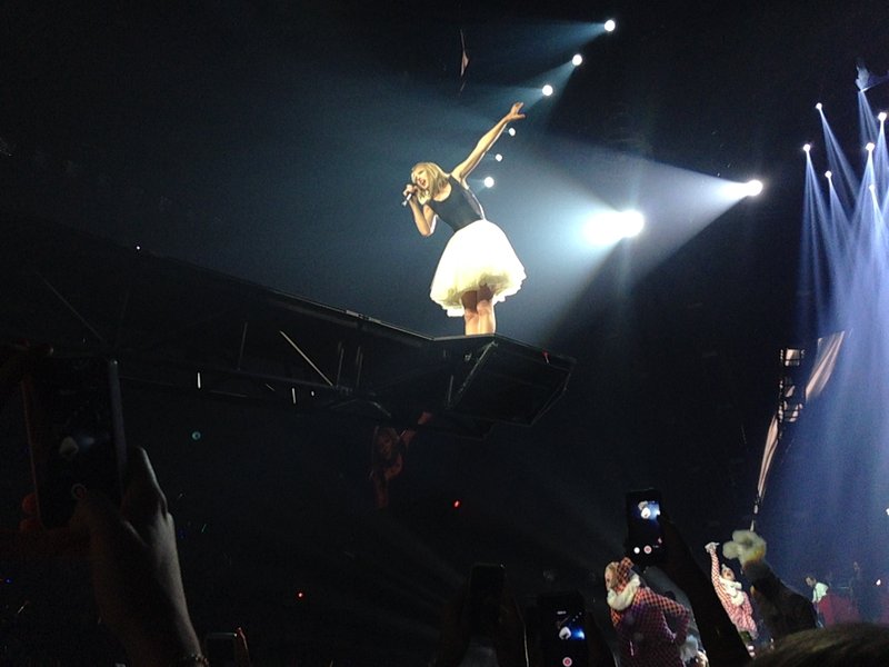 Taylor Swift — November 30 - Auckland, New Zealand — photo 37