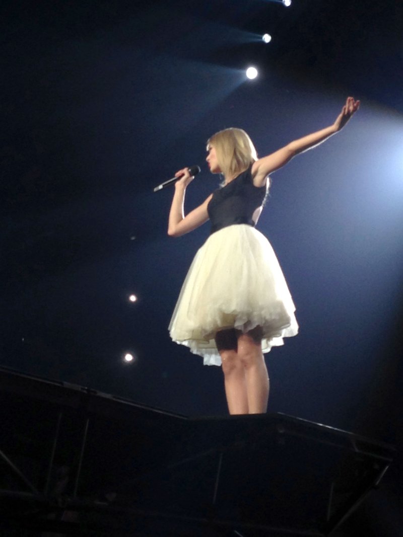 Taylor Swift — November 30 - Auckland, New Zealand — photo 38