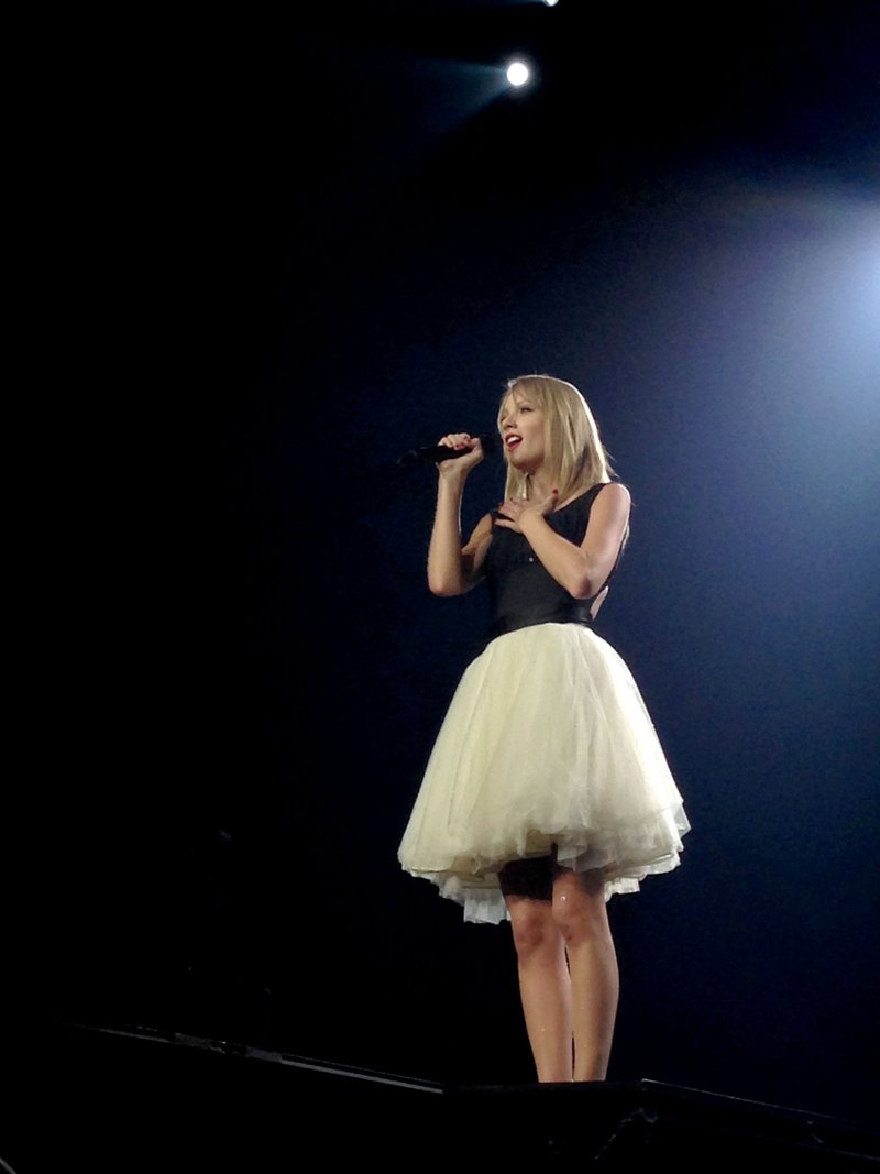 Taylor Swift — November 30 - Auckland, New Zealand — photo 39