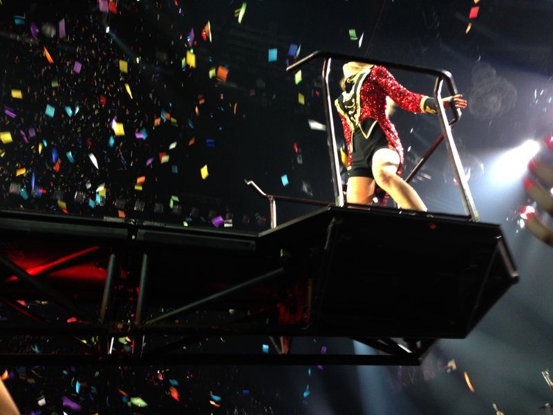 Taylor Swift — November 30 - Auckland, New Zealand — photo 43