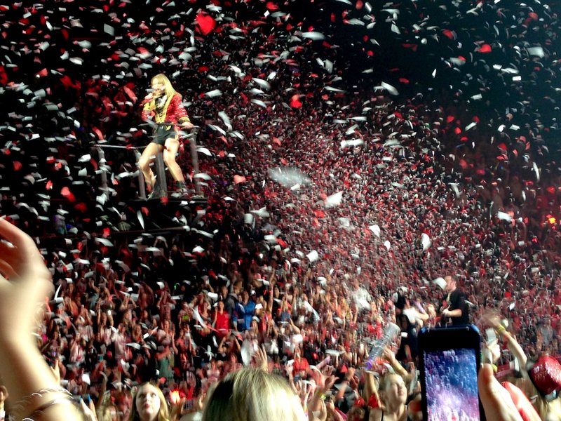 Taylor Swift — November 30 - Auckland, New Zealand — photo 48