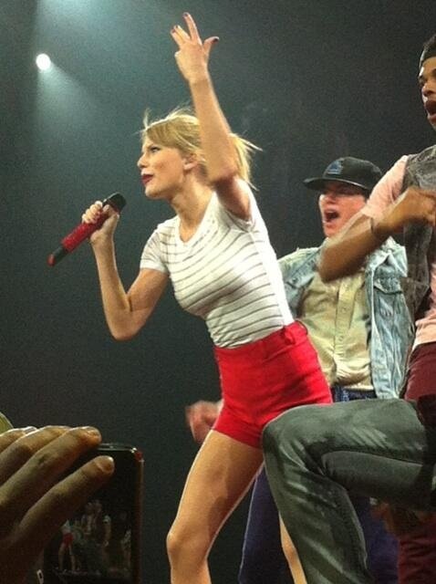 Taylor Swift — November 30 - Auckland, New Zealand — photo 61