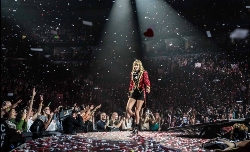 Taylor Swift — Promotionals — photo 1