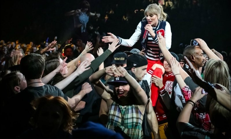 Taylor Swift — Promotionals — photo 3