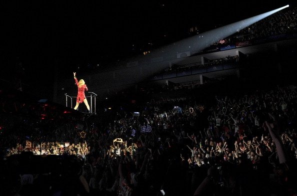 Taylor Swift — February 1 - London, United Kingdom — photo 19