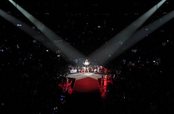 Taylor Swift — February 1 - London, United Kingdom — photo 28