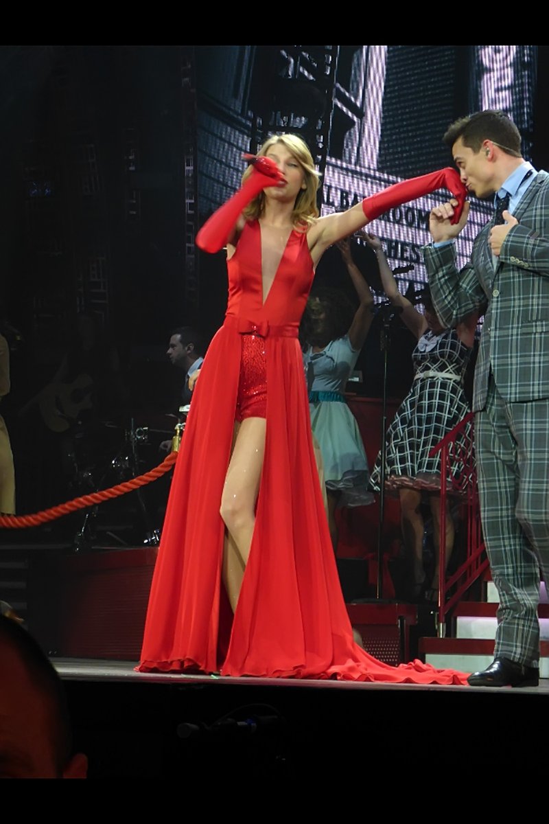 Taylor Swift — February 1 - London, United Kingdom — photo 50