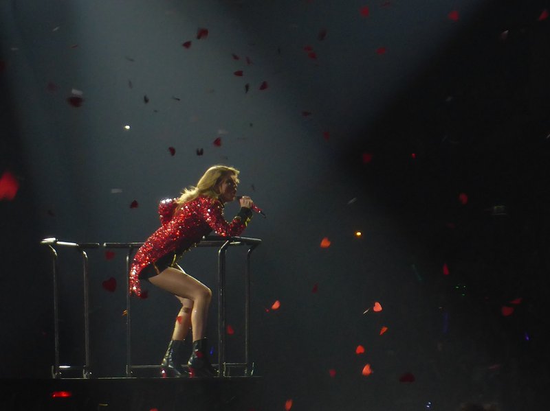 Taylor Swift — February 1 - London, United Kingdom — photo 56
