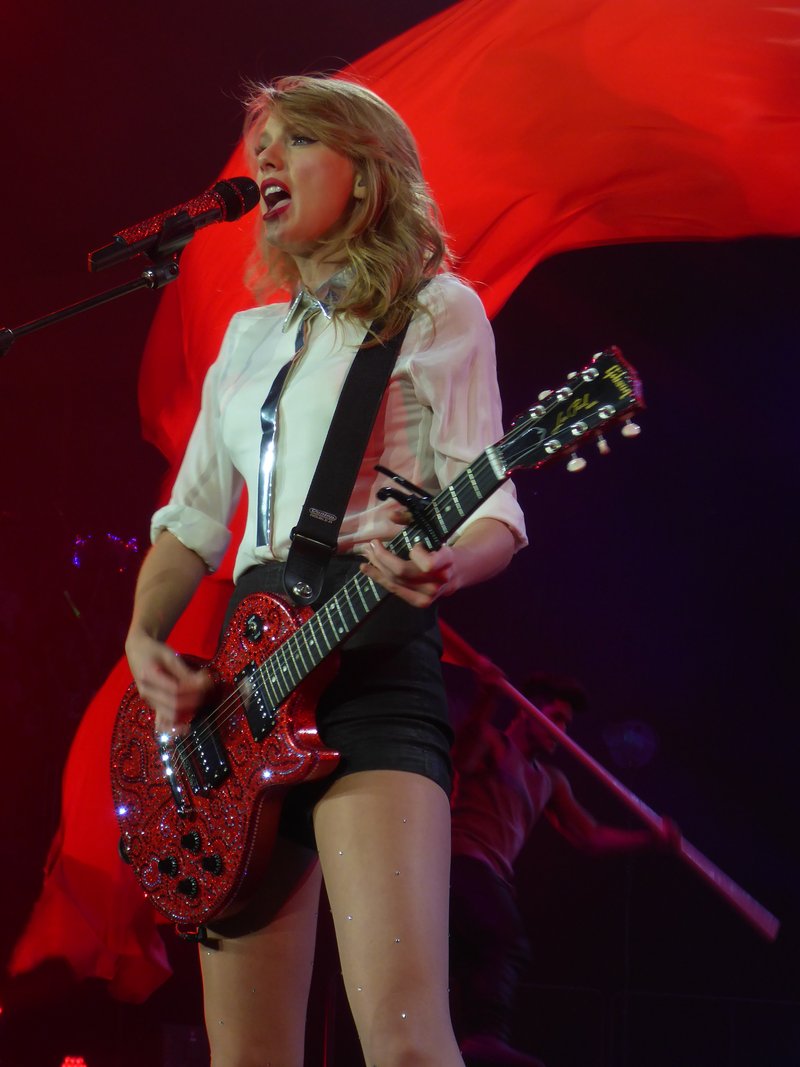 Taylor Swift — February 1 - London, United Kingdom — photo 96