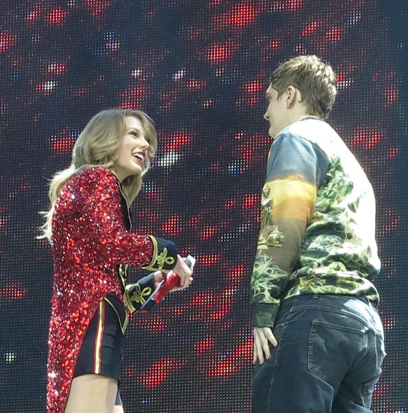 Taylor Swift — February 1 - London, United Kingdom — photo 109