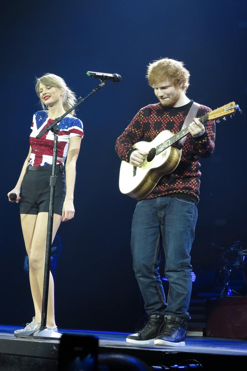 Taylor Swift — February 1 - London, United Kingdom — photo 119