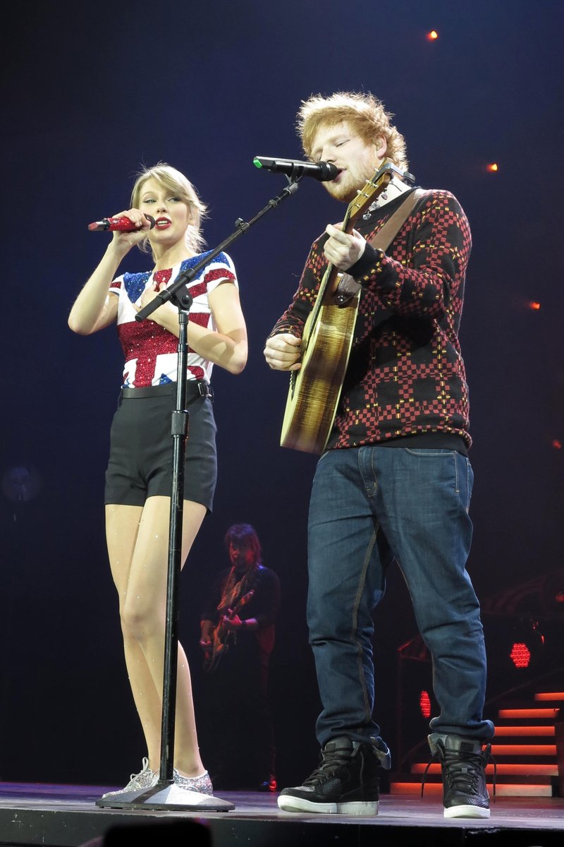 Taylor Swift — February 1 - London, United Kingdom — photo 128