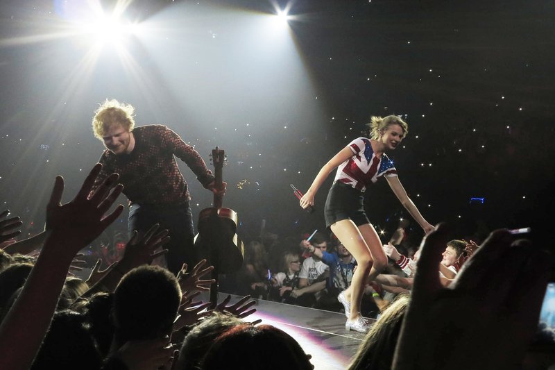 Taylor Swift — February 1 - London, United Kingdom — photo 130