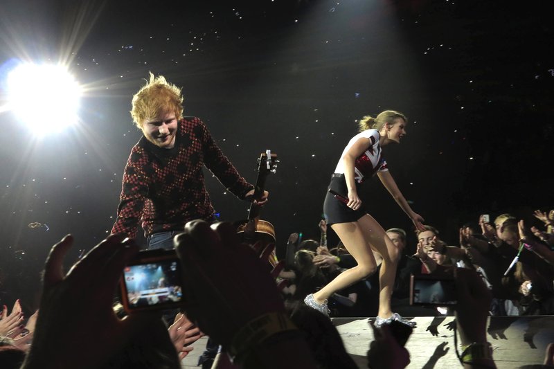 Taylor Swift — February 1 - London, United Kingdom — photo 131