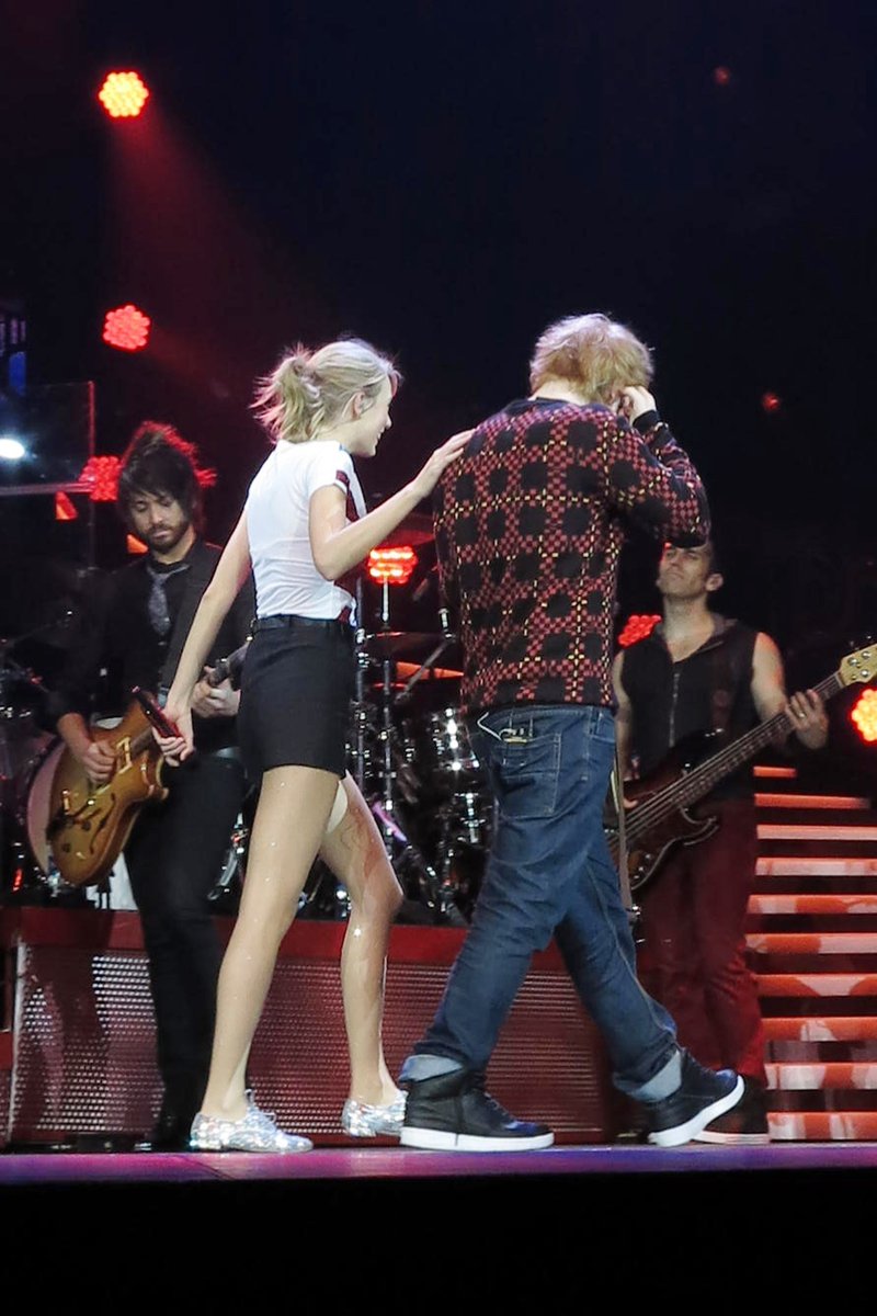Taylor Swift — February 1 - London, United Kingdom — photo 133
