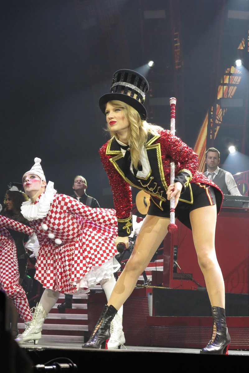 Taylor Swift — February 1 - London, United Kingdom — photo 160