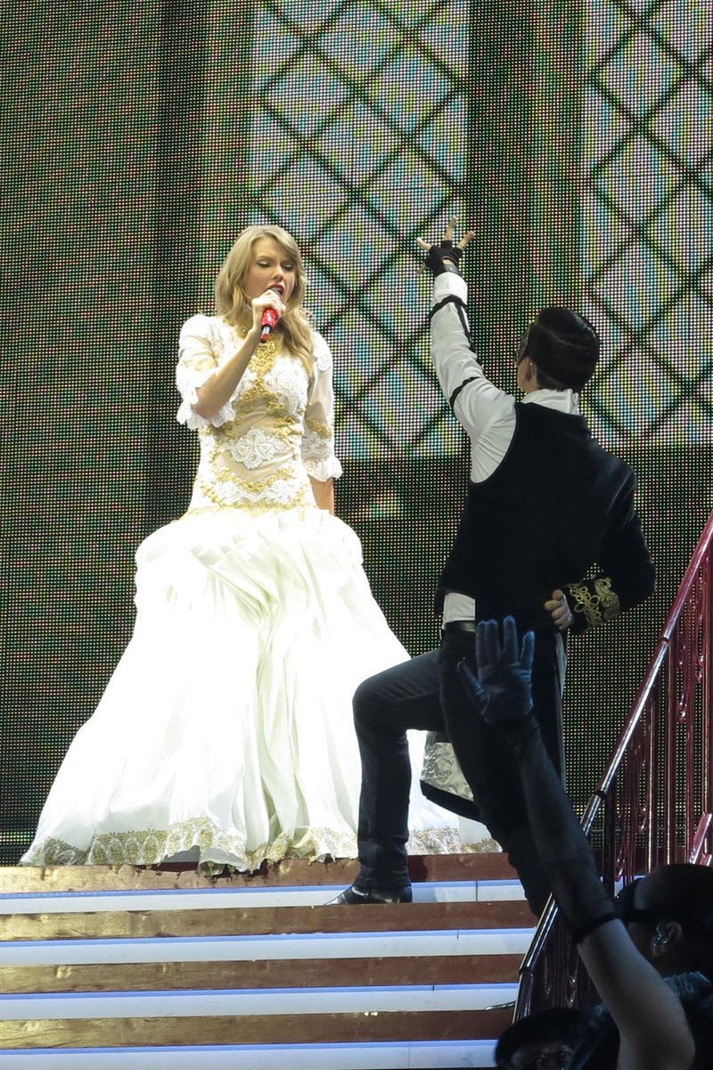 Taylor Swift — February 1 - London, United Kingdom — photo 189