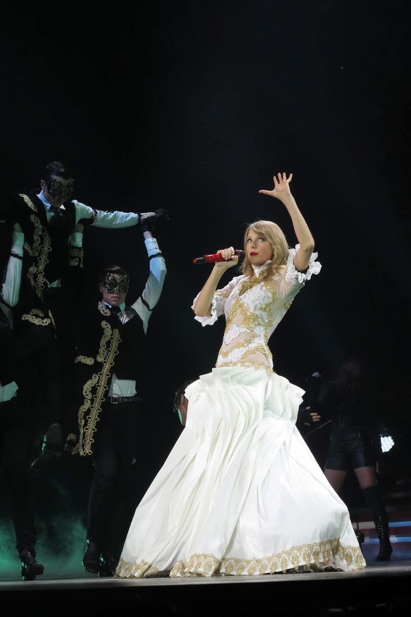 Taylor Swift — February 1 - London, United Kingdom — photo 191