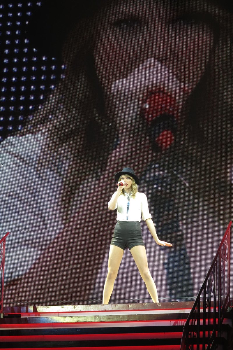 Taylor Swift — February 1 - London, United Kingdom — photo 196