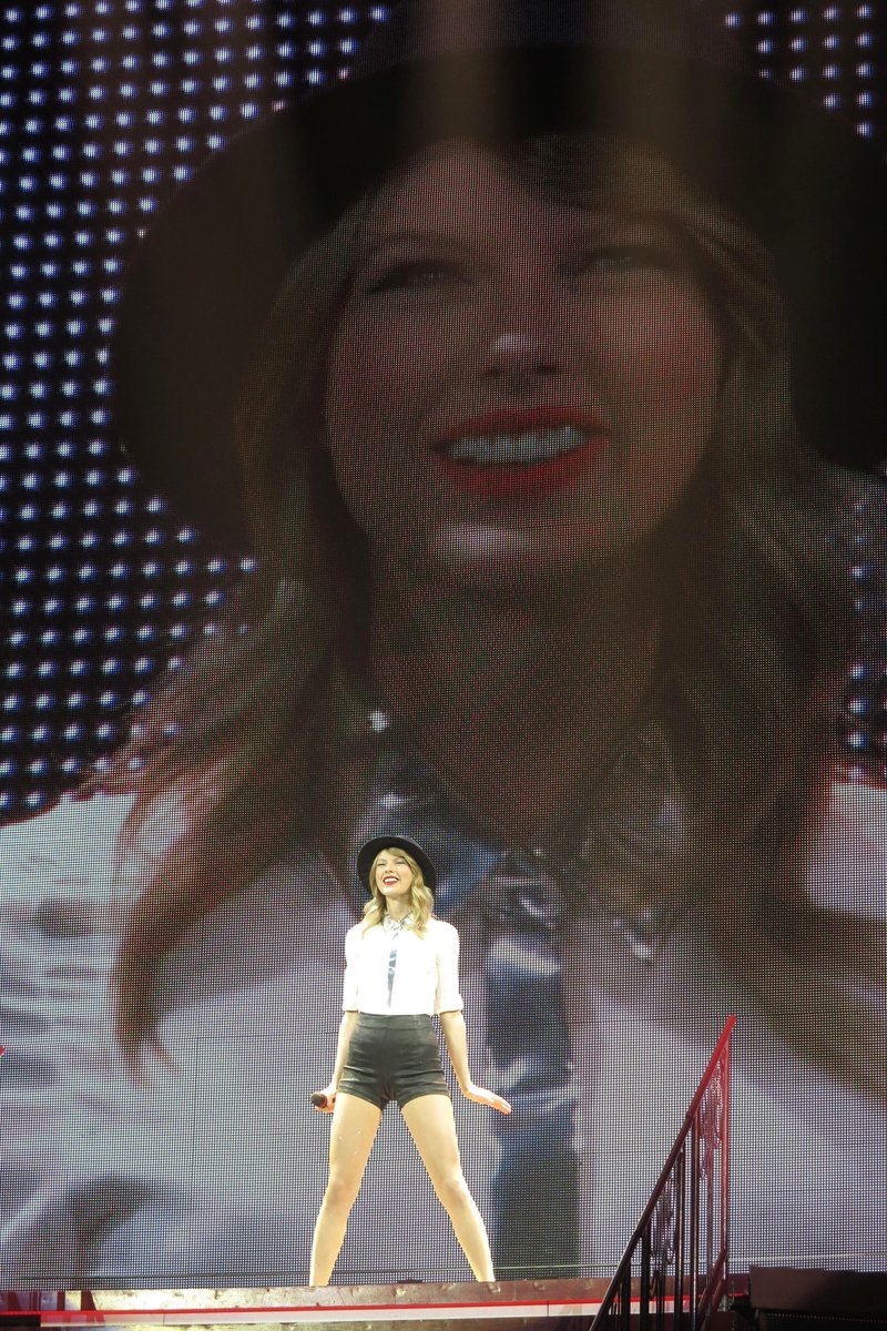 Taylor Swift — February 1 - London, United Kingdom — photo 197