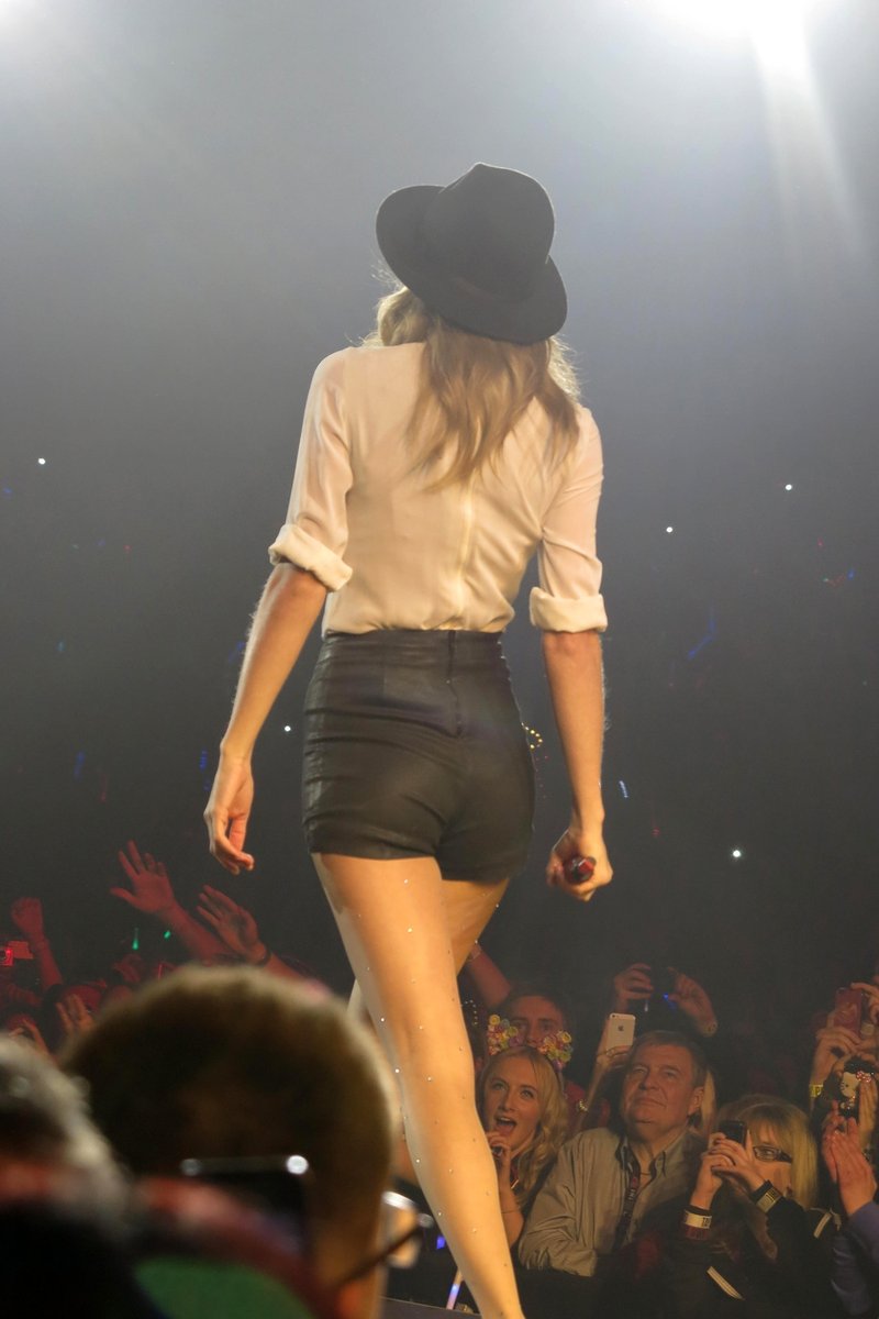 Taylor Swift — February 1 - London, United Kingdom — photo 200