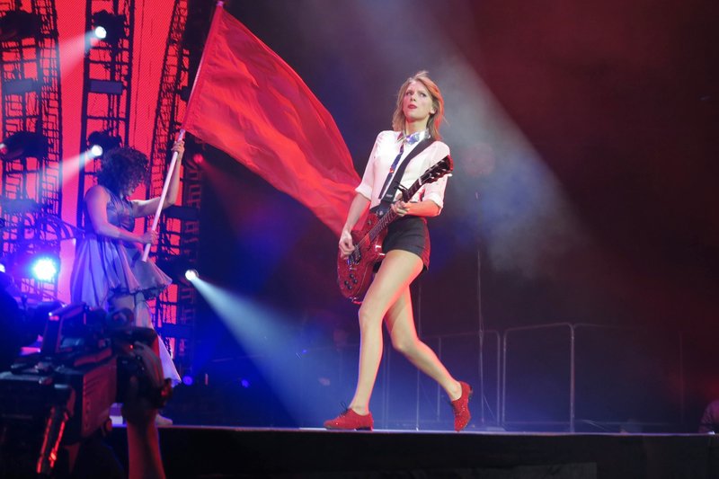 Taylor Swift — February 1 - London, United Kingdom — photo 214