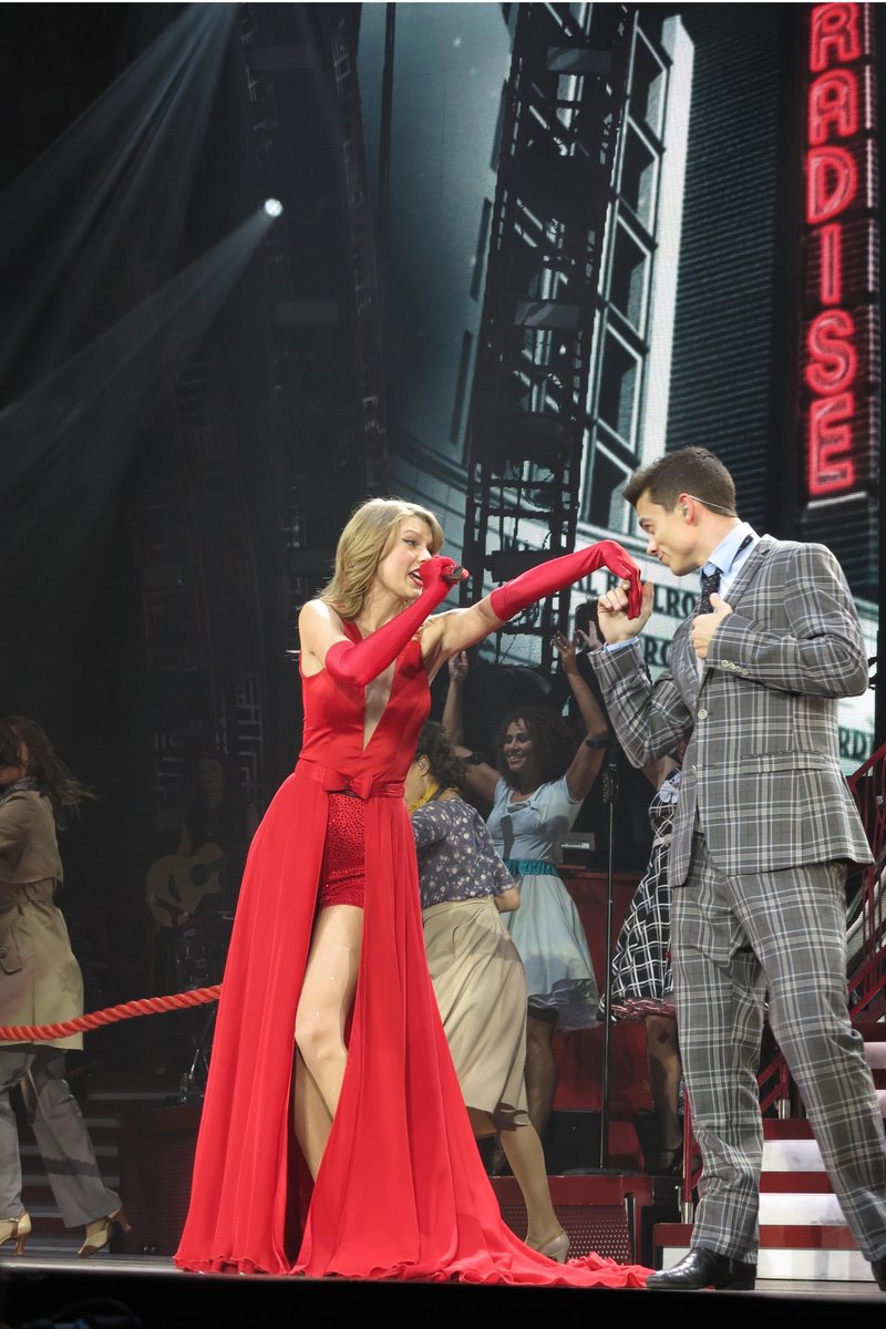Taylor Swift — February 1 - London, United Kingdom — photo 219