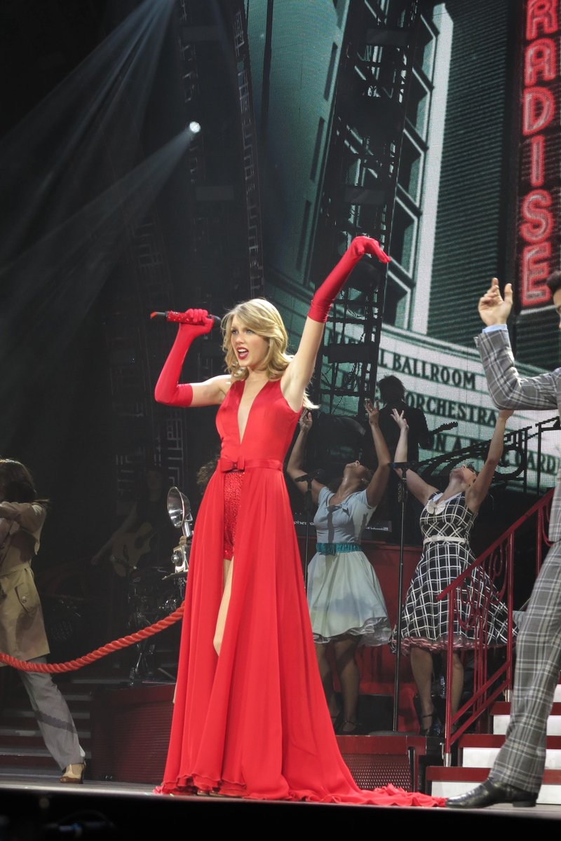 Taylor Swift — February 1 - London, United Kingdom — photo 220