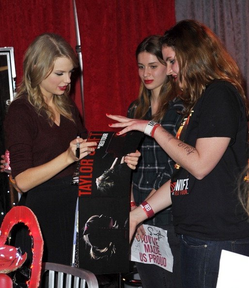 Taylor Swift — February 1 - London, United Kingdom — photo 230