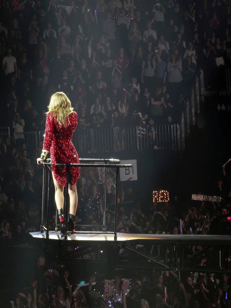 Taylor Swift — February 1 - London, United Kingdom — photo 235