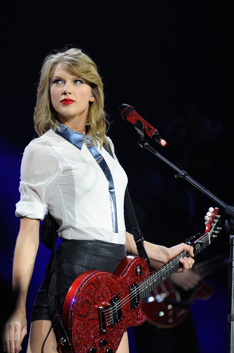 Taylor Swift — February 1 - London, United Kingdom — photo 252