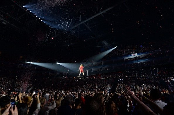 Taylor Swift — February 11 - London, United Kingdom — photo 3