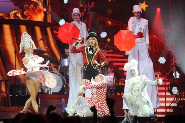 Taylor Swift — February 11 - London, United Kingdom — photo 10