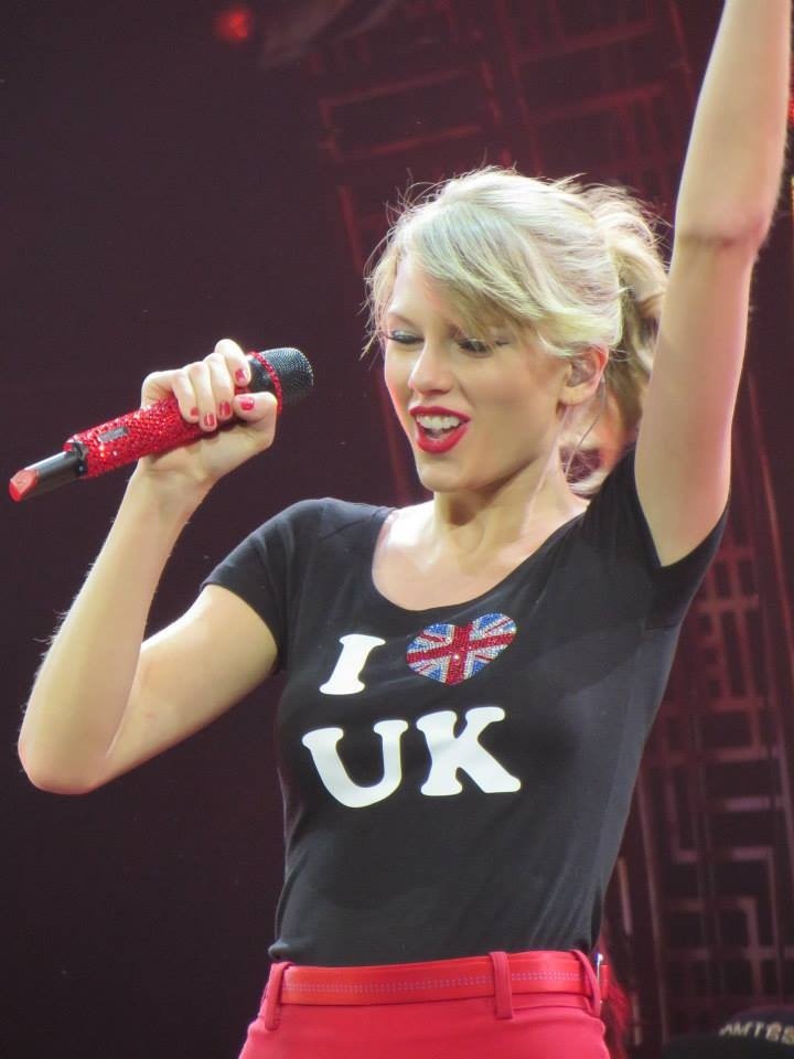 Taylor Swift — February 11 - London, United Kingdom — photo 32