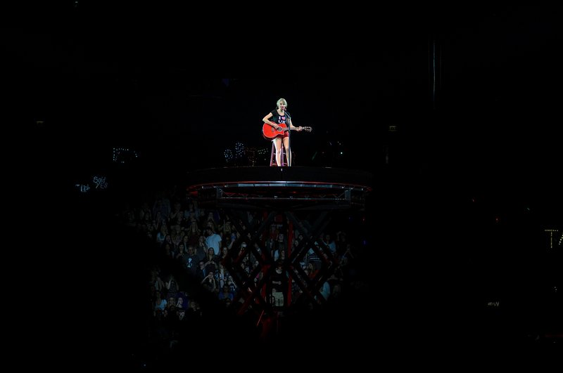 Taylor Swift — February 11 - London, United Kingdom — photo 41