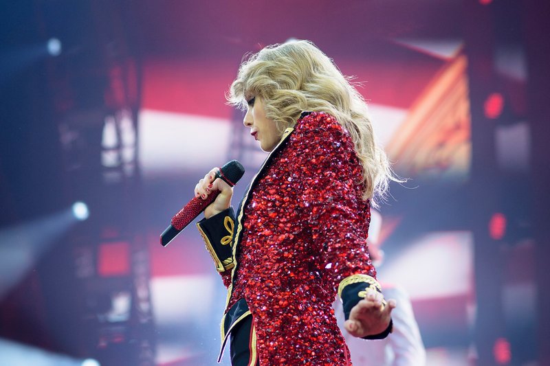 Taylor Swift — February 11 - London, United Kingdom — photo 49
