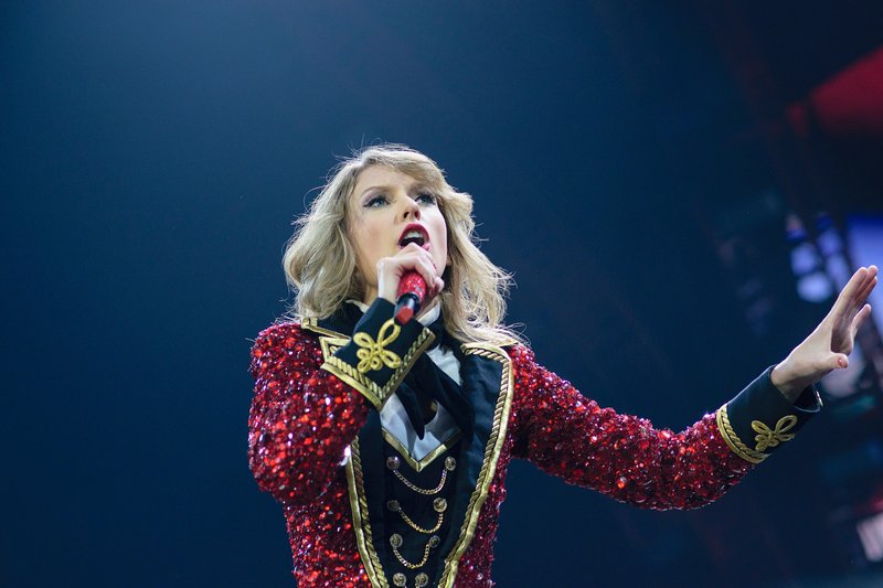 Taylor Swift — February 11 - London, United Kingdom — photo 50
