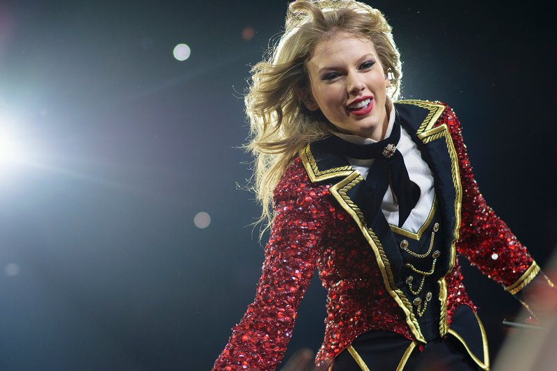 Taylor Swift — February 11 - London, United Kingdom — photo 51