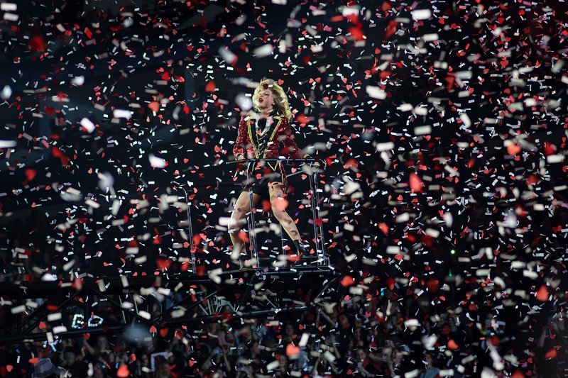 Taylor Swift — February 11 - London, United Kingdom — photo 53