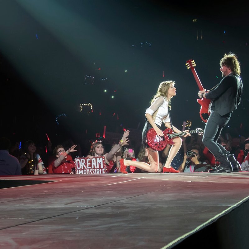Taylor Swift — February 2 - London, United Kingdom — photo 60
