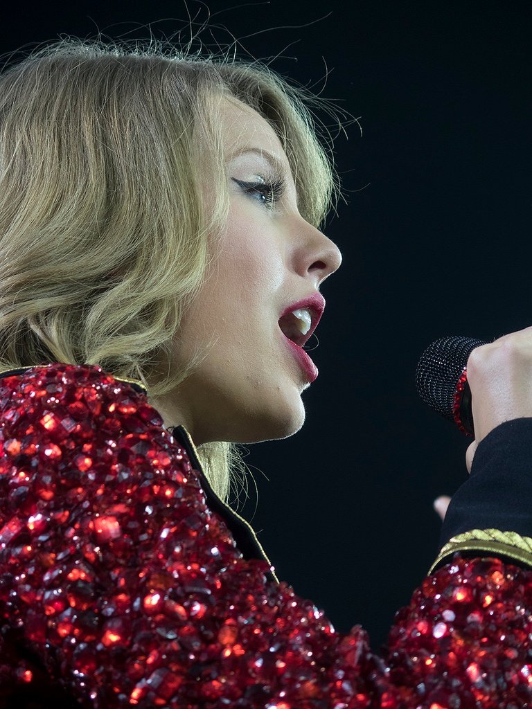 Taylor Swift — February 2 - London, United Kingdom — photo 63