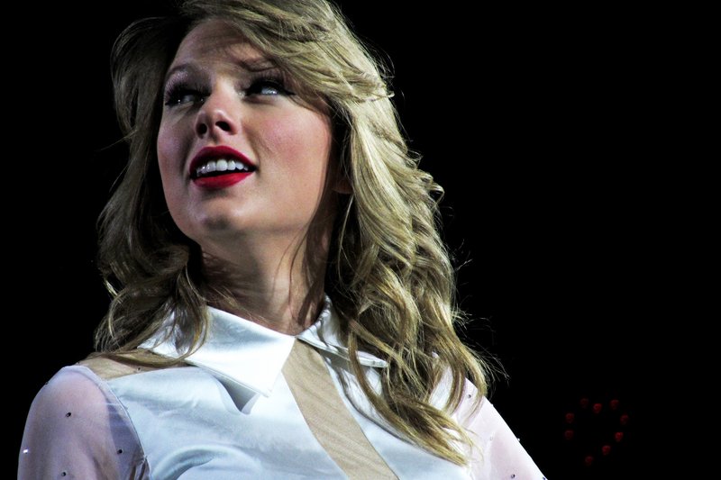 Taylor Swift — February 2 - London, United Kingdom — photo 96