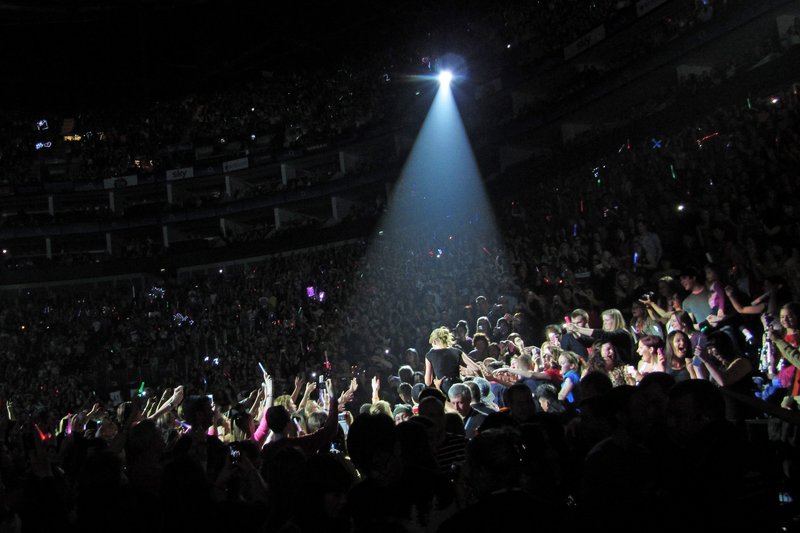 Taylor Swift — February 2 - London, United Kingdom — photo 101