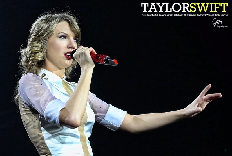 Taylor Swift — February 4 - London, United Kingdom — photo 24