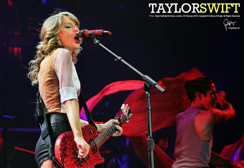 Taylor Swift — February 4 - London, United Kingdom — photo 26