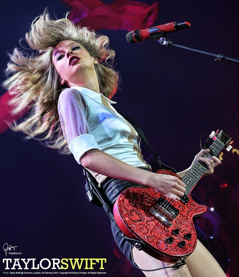 Taylor Swift — February 4 - London, United Kingdom — photo 29