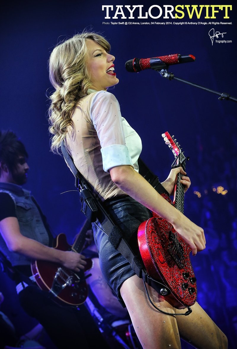 Taylor Swift — February 4 - London, United Kingdom — photo 34