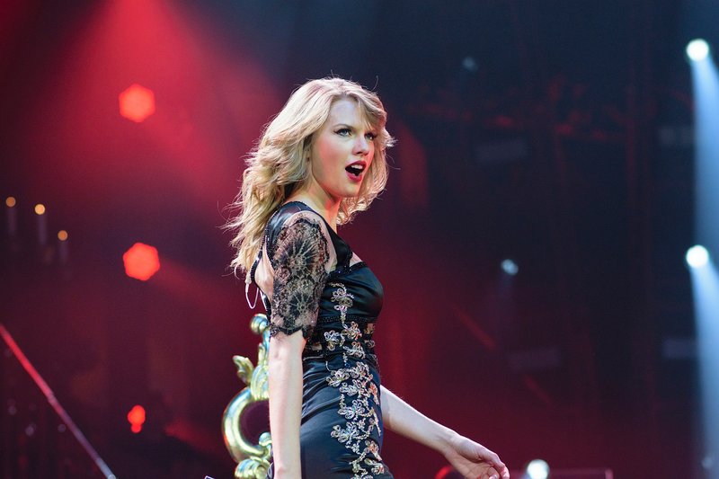 Taylor Swift — February 4 - London, United Kingdom — photo 83