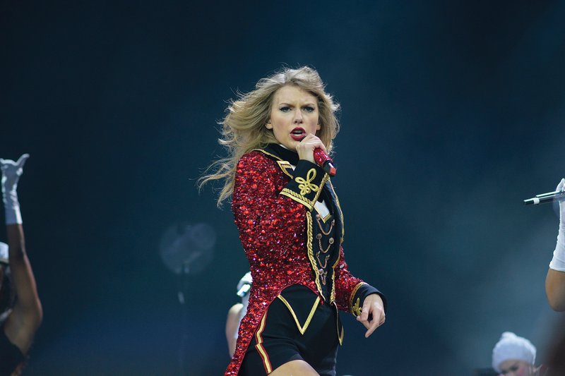 Taylor Swift — February 4 - London, United Kingdom — photo 88